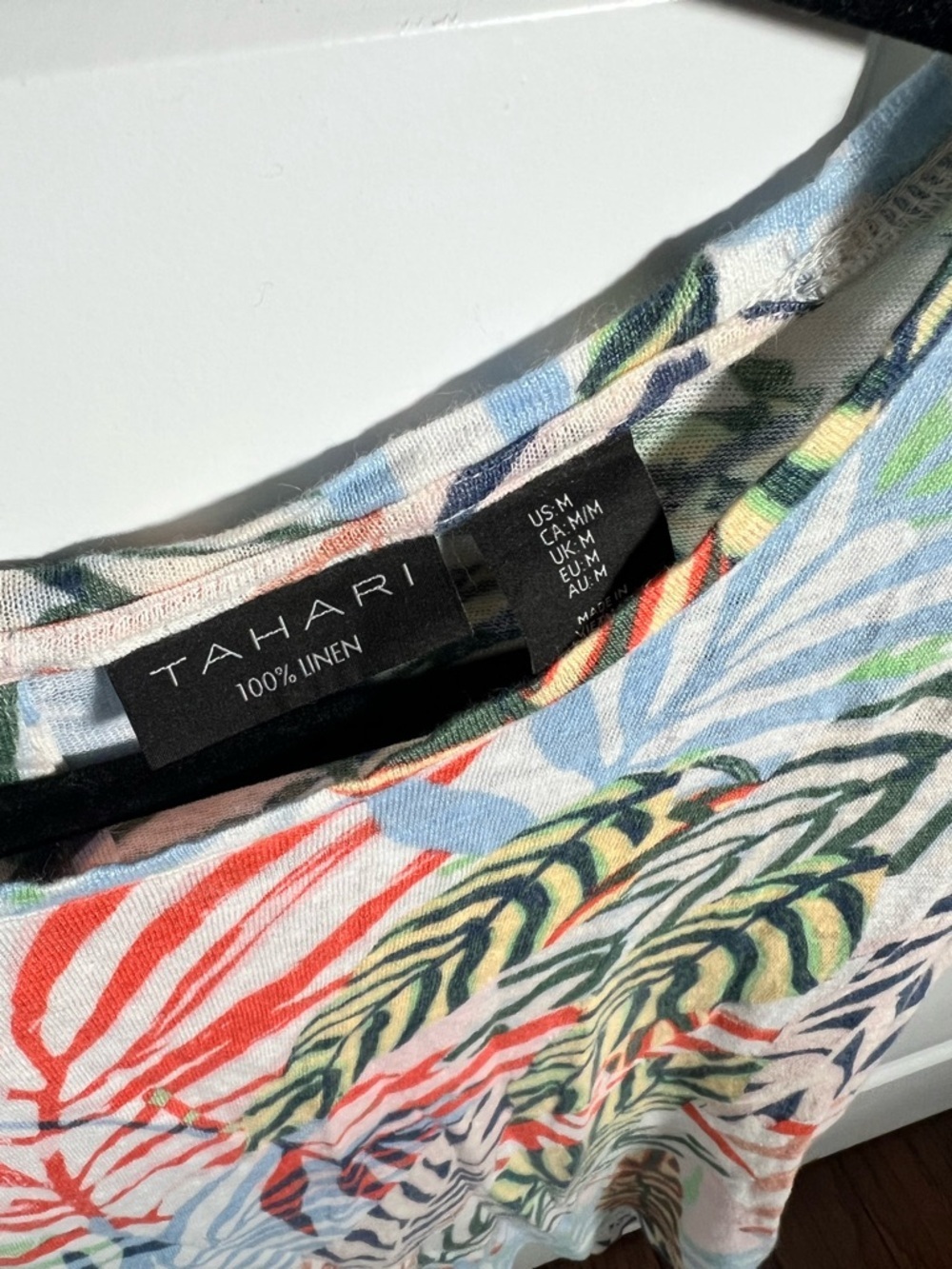 Tahari Multicolor Leaf Print Short Sleeve Linen top, button back - Picture 2 of 7